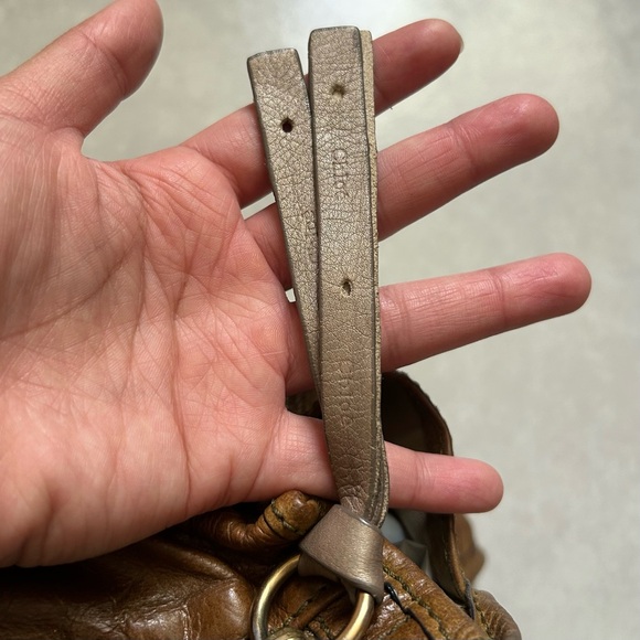 Chloé Bay leather tote bag in a distressed brown color - Picture 12 of 16